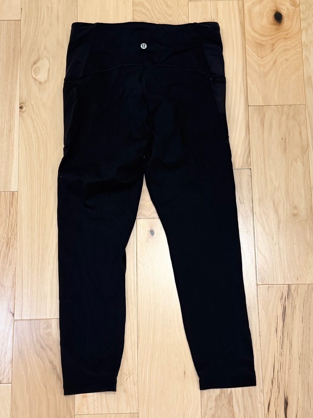Lululemon Women’s Uncovered Strength High-Rise Crop Tights 23"